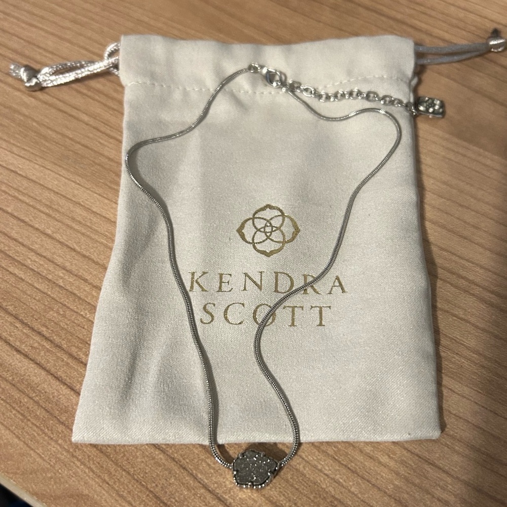 Kendra Scott Tess Pendant Necklace